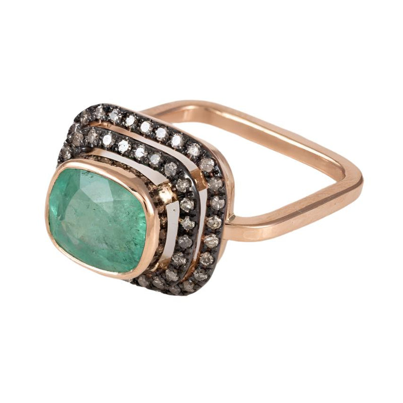 IA Jewels 14 Carat Gold Ring With Emerald and Diamonds